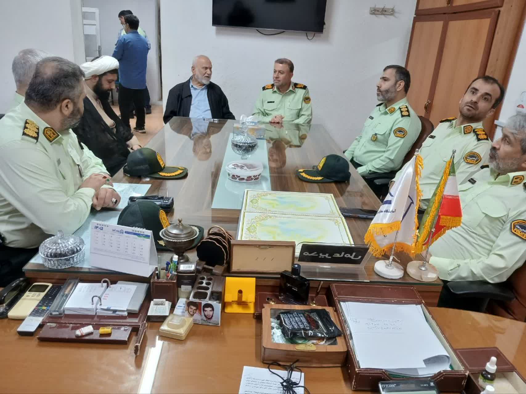 خدمت به مددجویان آسایشگاه معامله با خداست/ تقدیر سردار حسنپور از تلاشهای شبانهروزی مدیریت و کادر آسایشگاه خدمت به مددجویان آسایشگاه معامله با خداست/ تقدیر سردار حسنپور از تلاشهای شبانهروزی مدیریت و کادر آسایشگاه