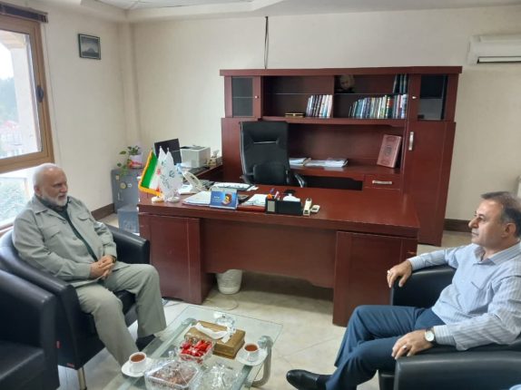 نشست مشترک حاج آقا اسماعیلی مدیرعامل آسایشگاه با آقای زلالی مدیرکل ستاد فرمان امام (ره).